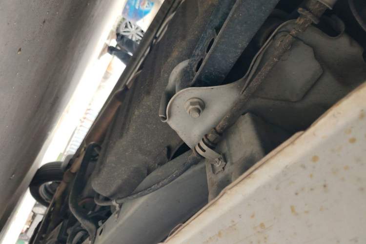 Used Dongfeng Fengon 330 2019 1.5L 330S Manual Comfort Version China VI Standard Chassis Rear Right