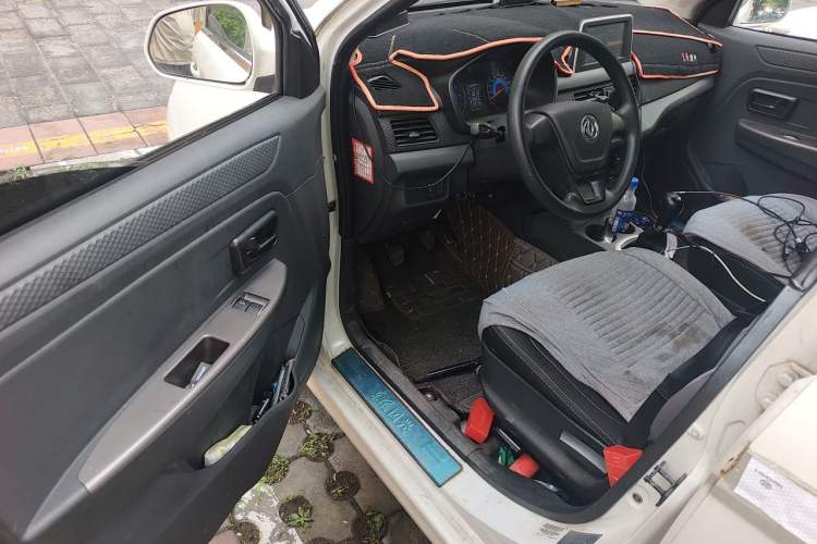 Used Dongfeng Fengon 330 2019 1.5L 330S Manual Luxury Van China VI Standard Driver Seat