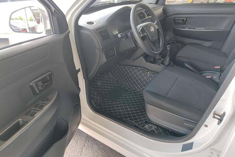 Used Dongfeng Fengon 330 2019 1.5L Manual Practical II China VI Driver Seat