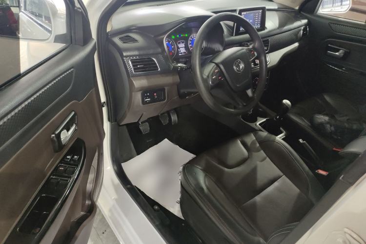 Used Dongfeng Fengon 330 2019 1.5L 330S Manual Comfort Version China VI Standard Driver Seat
