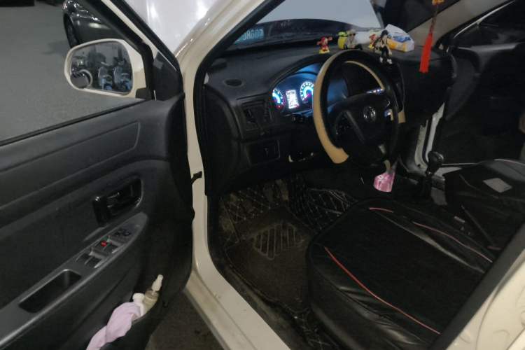 Used Dongfeng Fengon 330 2019 1.5L Manual Practical II China VI Driver Seat