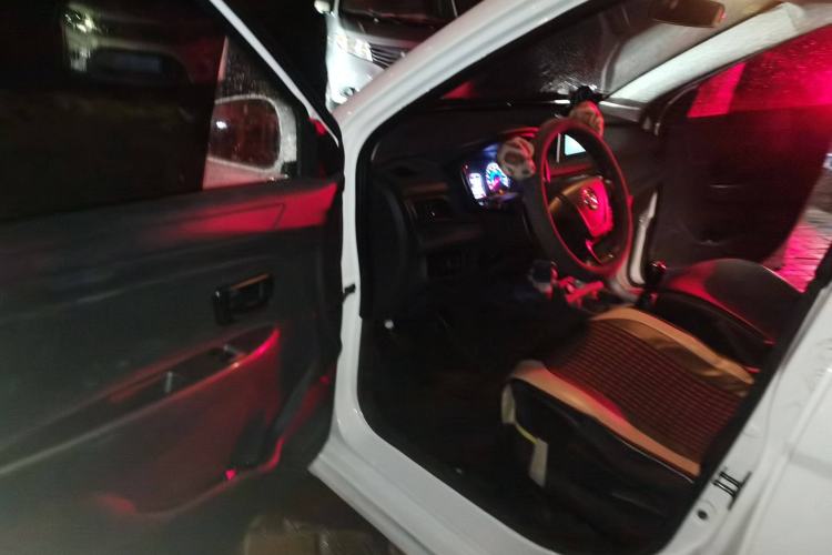 Used Dongfeng Fengon 330 2019 1.5L 330S Manual Luxury Van China VI Standard Driver Seat