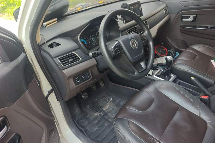 Used Dongfeng Fengon 330 2019 1.5L 330S Manual Comfort Version China VI Standard Driver Seat