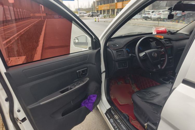 Used Dongfeng Fengon 330 2019 1.5L Manual Utility Grade I China VI Driver Seat