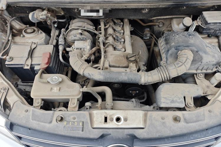 Used Dongfeng Fengon 330 2019 1.5L 330S Manual Comfort Version China VI Standard Engine Bay