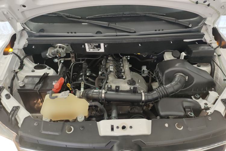 Used Dongfeng Fengon 330 2019 1.5L 330S Manual Comfort Version China VI Standard Engine Bay
