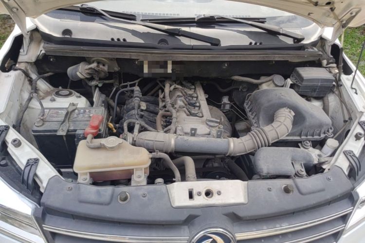 Used Dongfeng Fengon 330 2019 1.5L 330S Manual Comfort Version China VI Standard Engine Bay