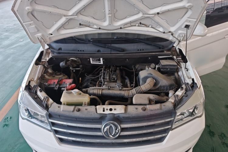 Used Dongfeng Fengon 330 2019 1.5L 330S Manual Luxury Van China VI Standard Engine Bay