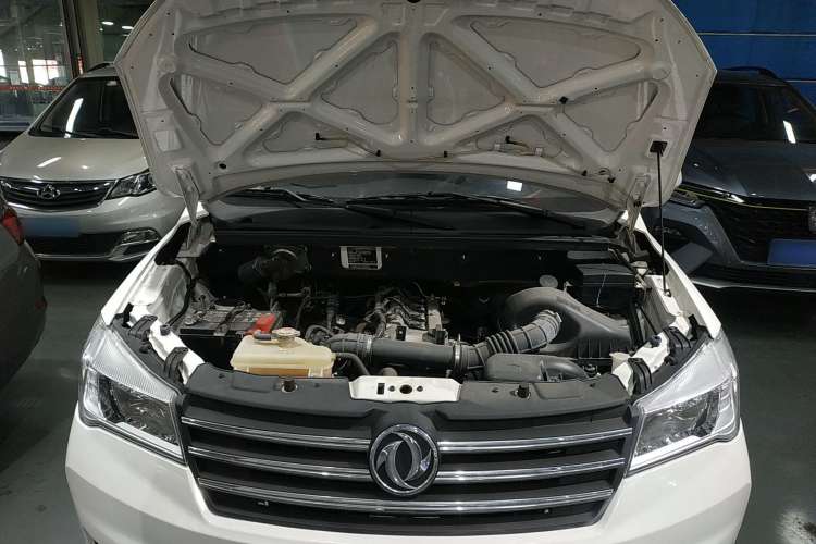 Used Dongfeng Fengon 330 2019 1.5L Manual Practical II China VI Engine Bay