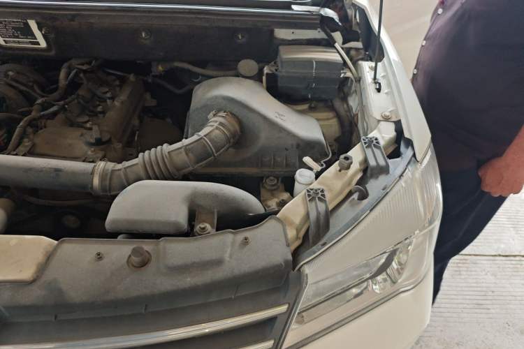Used Dongfeng Fengon 330 2019 1.5L Manual Practical II China VI Engine Bay Left