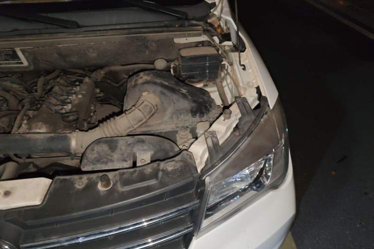 Used Dongfeng Fengon 330 2019 1.5L Manual Practical II China VI Engine Bay Left