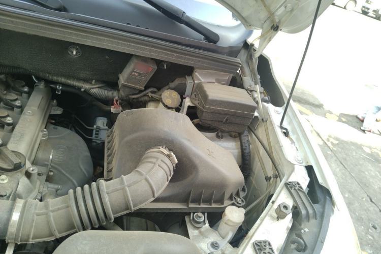 Used Dongfeng Fengon 330 2019 1.5L 330S Manual Comfort Version China VI Standard Engine Bay Left