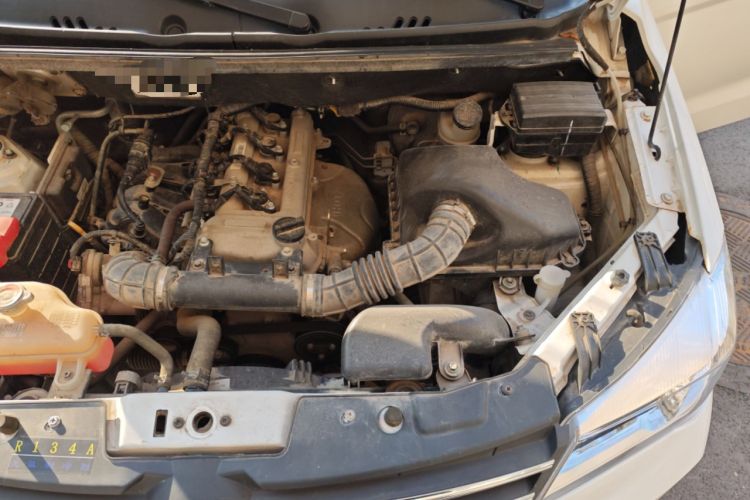 Used Dongfeng Fengon 330 2019 1.5L 330S Manual Comfort Version China VI Standard Engine Bay Left