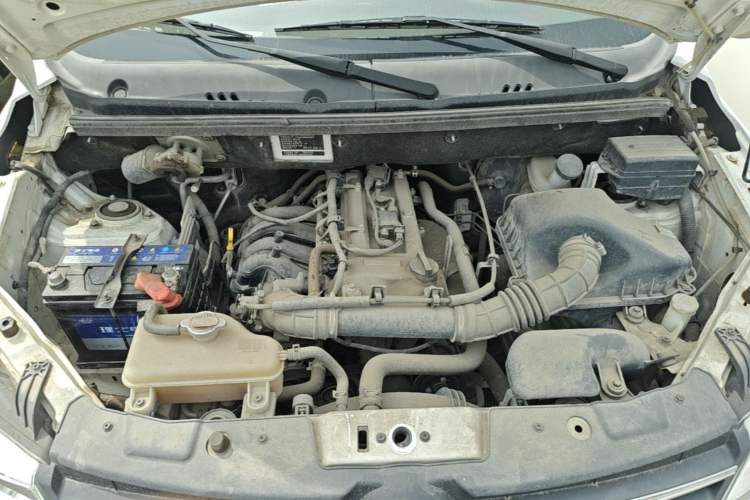 Used Dongfeng Fengon 330 2019 1.5L Manual Practical II China VI Engine Bay