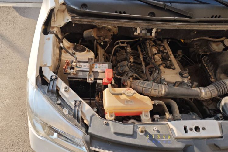 Used Dongfeng Fengon 330 2019 1.5L 330S Manual Comfort Version China VI Standard Engine Bay Right