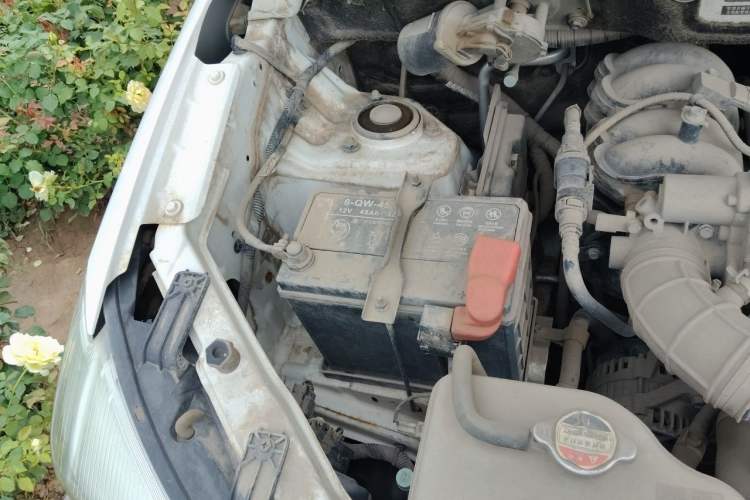 Used Dongfeng Fengon 330 2019 1.5L 330S Manual Luxury Edition China VI Standard Engine Bay Right