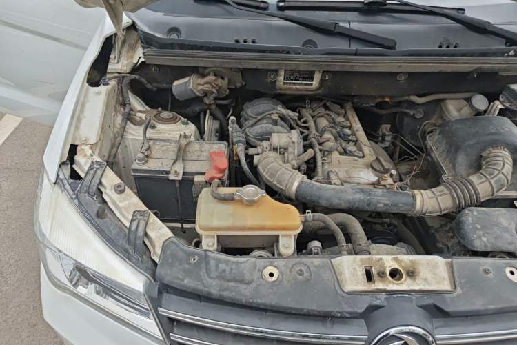 Used Dongfeng Fengon 330 2019 1.5L 330S Manual Comfort Version China VI Standard Engine Bay Right