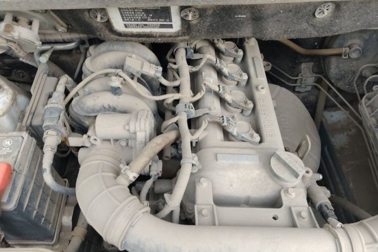 Used Dongfeng Fengon 330 2019 1.5L 330S Manual Luxury Edition China VI Standard Engine Bay