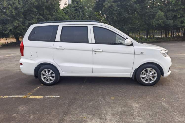 Used Dongfeng Fengon 330 2019 1.5L Manual Practical II China VI Exterior 3