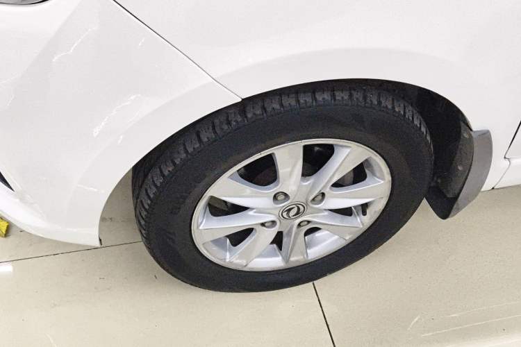 Used Dongfeng Fengon 330 2019 1.5L 330S Manual Comfort Version China VI Standard Exterior 4
