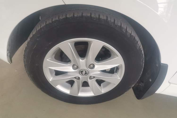Used Dongfeng Fengon 330 2019 1.5L 330S Manual Comfort Version China VI Standard Exterior 7