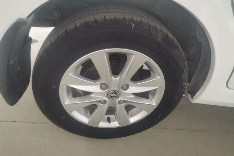 Used Dongfeng Fengon 330 2019 1.5L 330S Manual Comfort Version China VI Standard Exterior 8