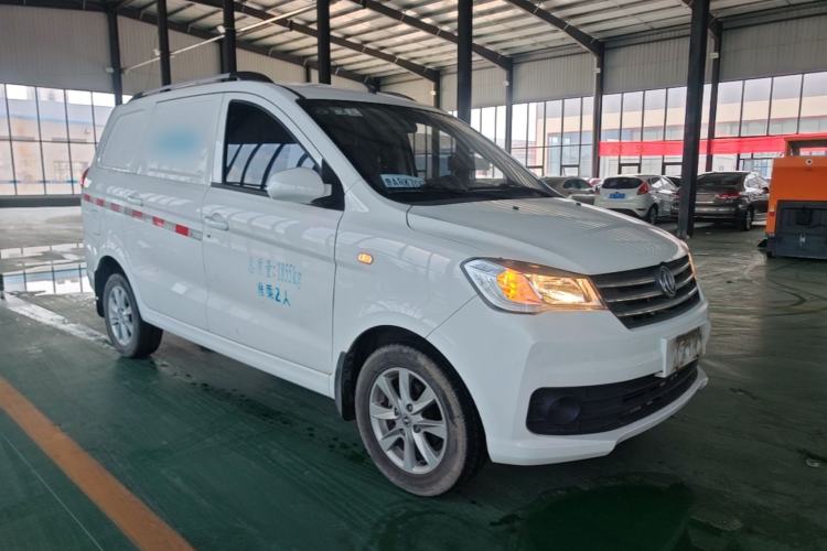 Used Dongfeng Fengon 330 2019 1.5L 330S Manual Luxury Van China VI Standard Front Right 45 Deg