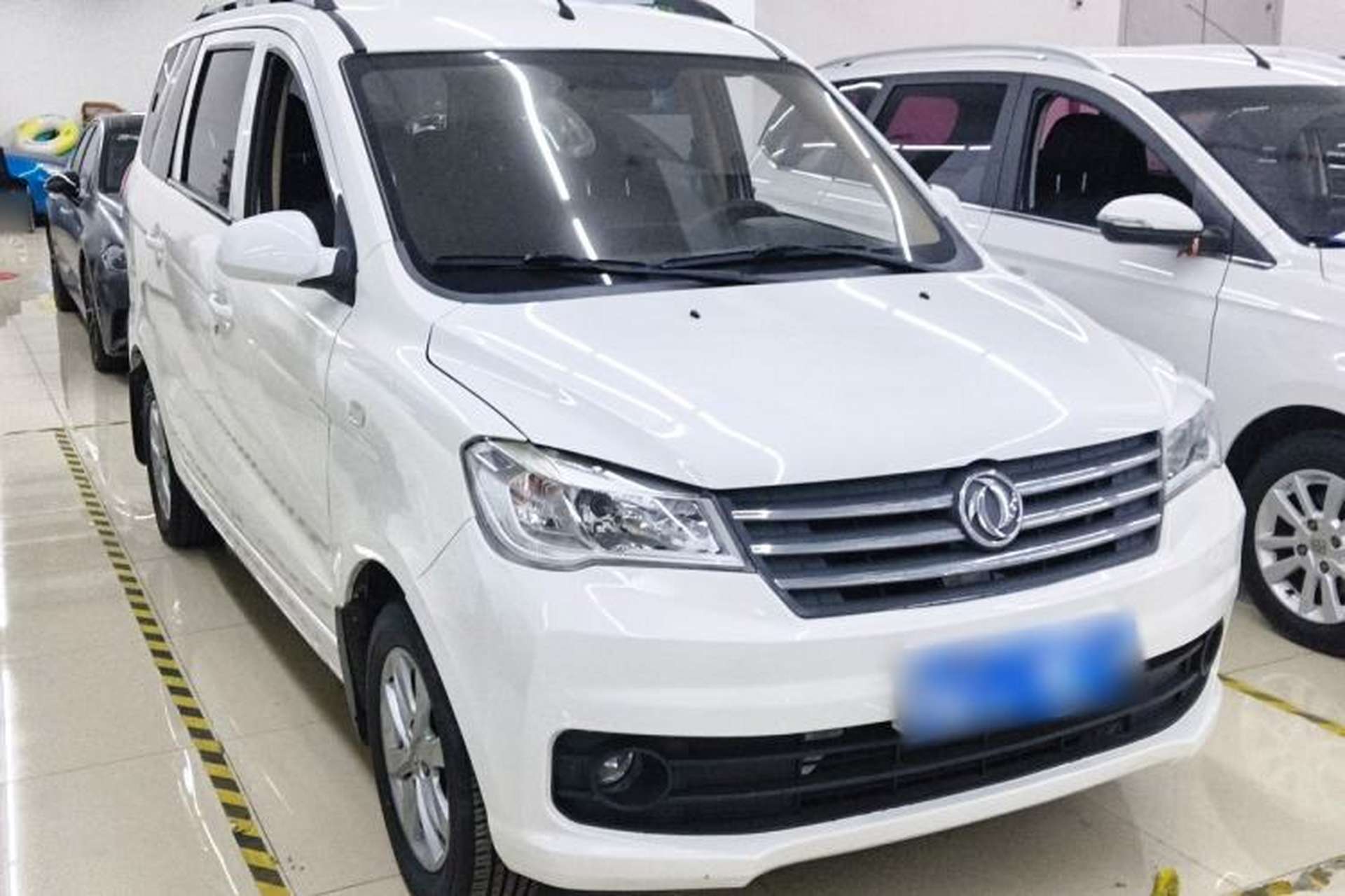 Used Dongfeng Fengon 330 2019 1.5L 330S Manual Comfort Version China VI Standard Front Right 45 Deg