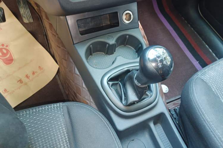Used Dongfeng Fengon 330 2019 1.5L Manual Utility Grade I China VI Gear Lever