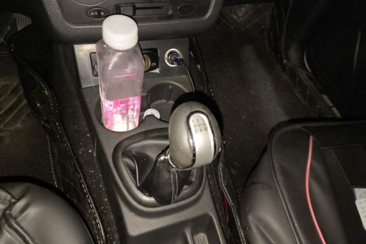 Used Dongfeng Fengon 330 2019 1.5L Manual Practical II China VI Gear Lever