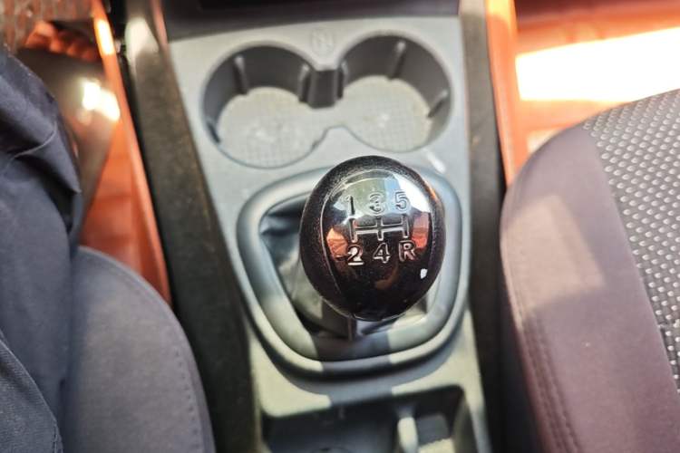 Used Dongfeng Fengon 330 2019 1.5L Manual Utility Grade I China VI Gear Lever
