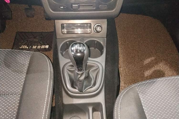 Used Dongfeng Fengon 330 2019 1.5L Manual Practical II China VI Gear Lever