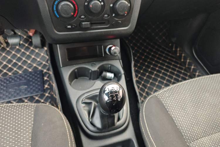Used Dongfeng Fengon 330 2019 1.5L Manual Practical II China VI Gear Lever