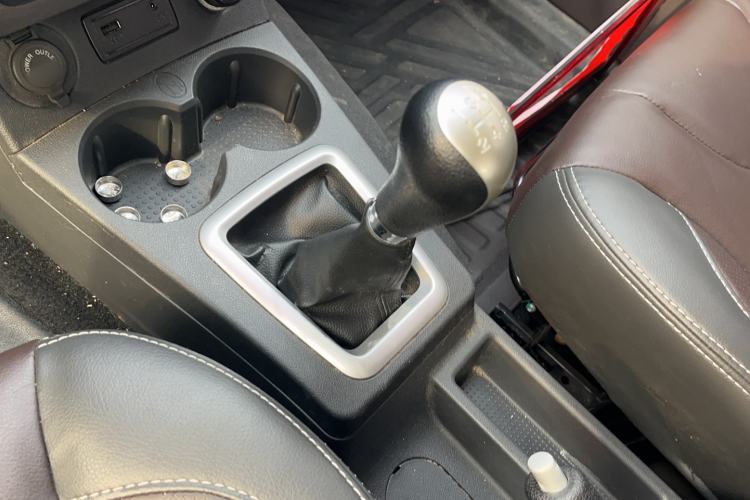 Used Dongfeng Fengon 330 2019 1.5L 330S Manual Comfort Version China VI Standard Gear Lever