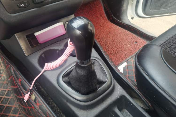 Used Dongfeng Fengon 330 2019 1.5L Manual Practical II China VI Gear Lever