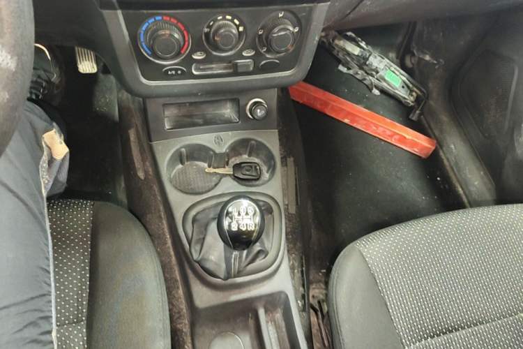 Used Dongfeng Fengon 330 2019 1.5L Manual Utility Grade I China VI Gear Lever