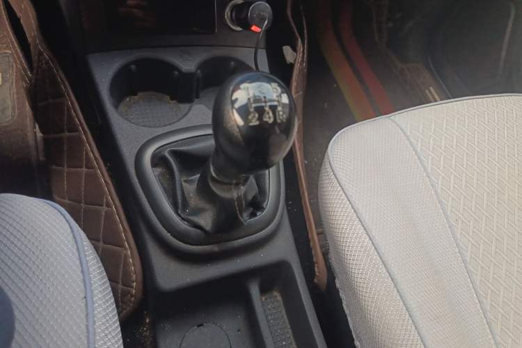 Used Dongfeng Fengon 330 2019 1.5L Manual Practical II China VI Gear Lever