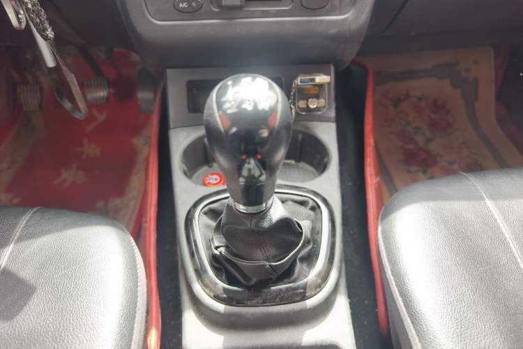 Used Dongfeng Fengon 330 2019 1.5L Manual Utility Grade I China VI Gear Lever