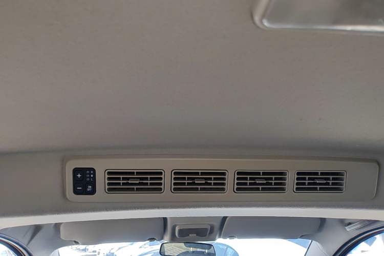 Used Dongfeng Fengon 330 2019 1.5L Manual Practical II China VI Headliner