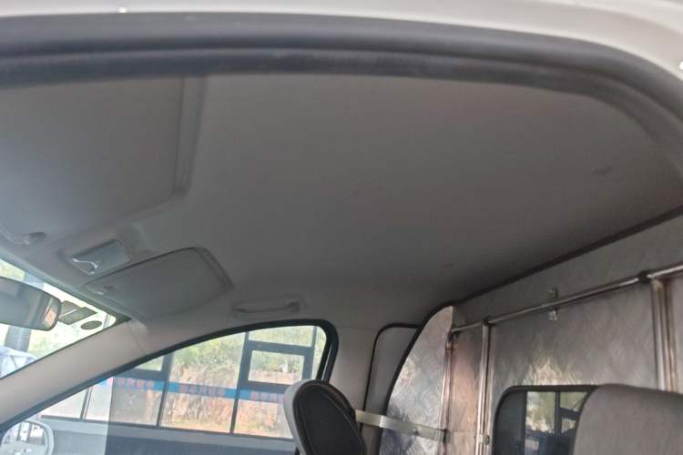 Used Dongfeng Fengon 330 2019 1.5L 330S Manual Luxury Van China VI Standard Headliner