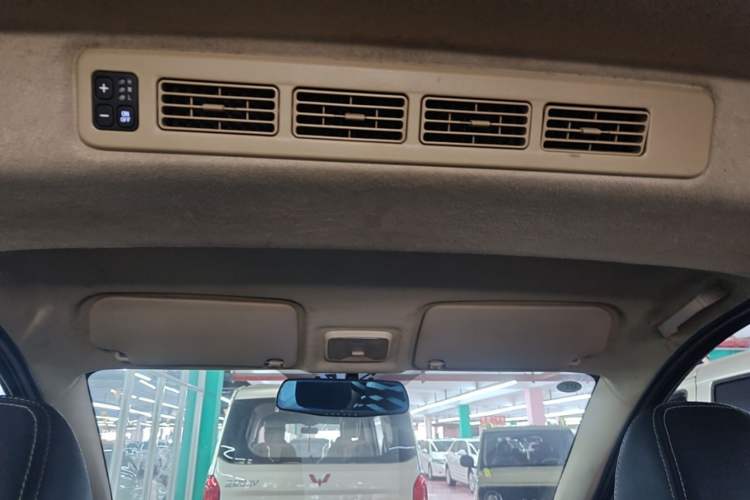 Used Dongfeng Fengon 330 2019 1.5L 330S Manual Comfort Version China VI Standard Headliner