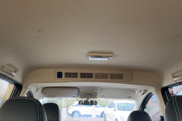 Used Dongfeng Fengon 330 2019 1.5L 330S Manual Comfort Version China VI Standard Headliner