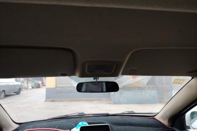 Used Dongfeng Fengon 330 2019 1.5L 330S Manual Comfort Version China VI Standard Headliner