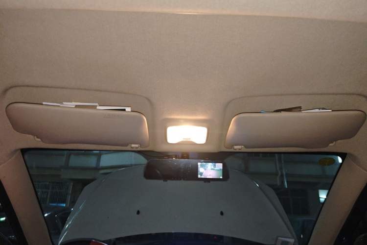 Used Dongfeng Fengon 330 2019 1.5L 330S Manual Comfort Version China VI Standard Headliner