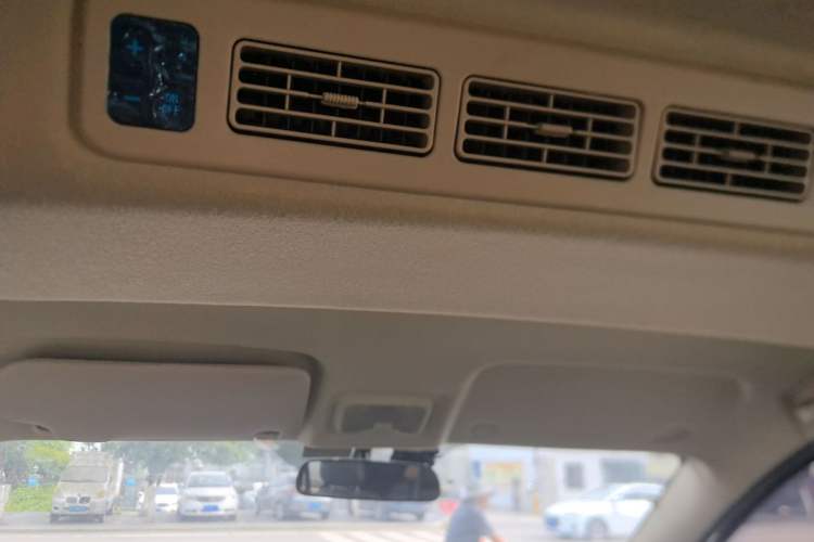 Used Dongfeng Fengon 330 2019 1.5L 330S Manual Comfort Version China VI Standard Headliner
