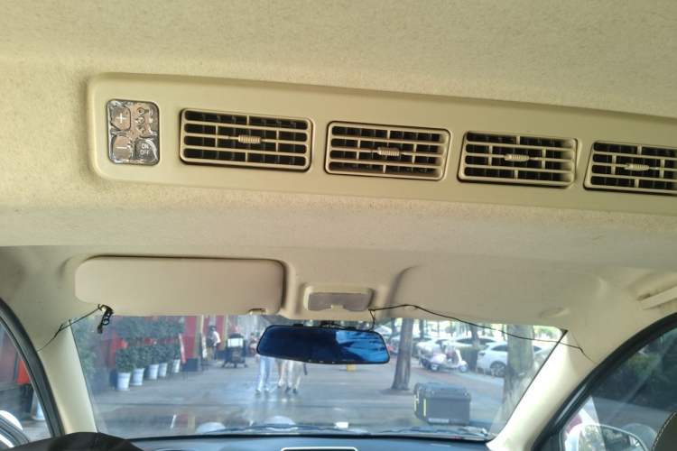 Used Dongfeng Fengon 330 2019 1.5L 330S Manual Comfort Version China VI Standard Headliner