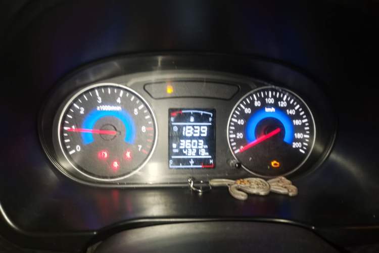 Used Dongfeng Fengon 330 2019 1.5L 330S Manual Luxury Van China VI Standard Instrument Cluster