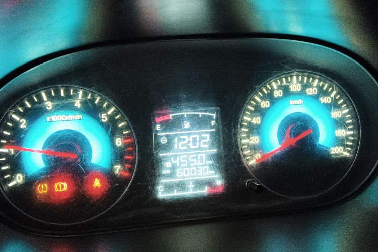 Used Dongfeng Fengon 330 2019 1.5L 330S Manual Comfort Version China VI Standard Instrument Cluster