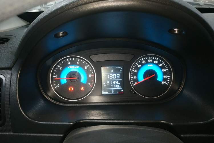 Used Dongfeng Fengon 330 2019 1.5L Manual Practical II China VI Instrument Cluster