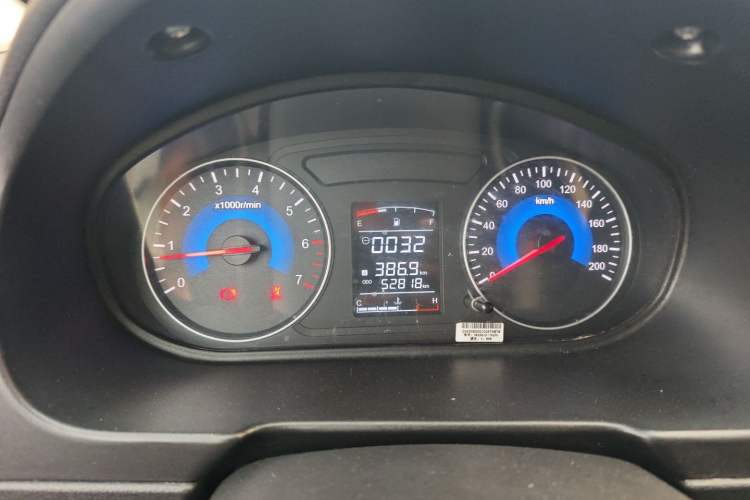 Used Dongfeng Fengon 330 2019 1.5L Manual Practical II China VI Instrument Cluster
